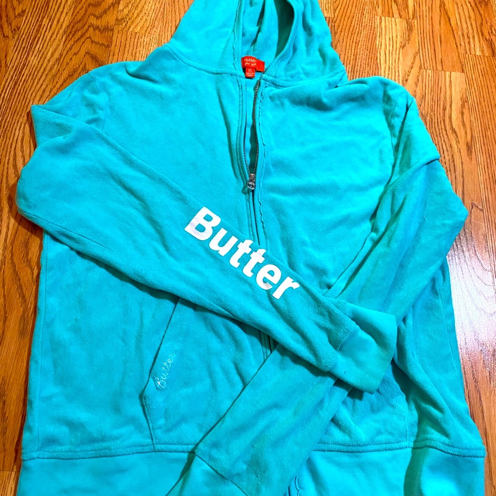 Butter girls mint green zip up great condition size XL